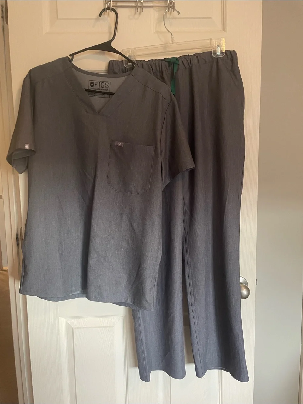 Figs Technical Collection Scrub Top in Charcoal